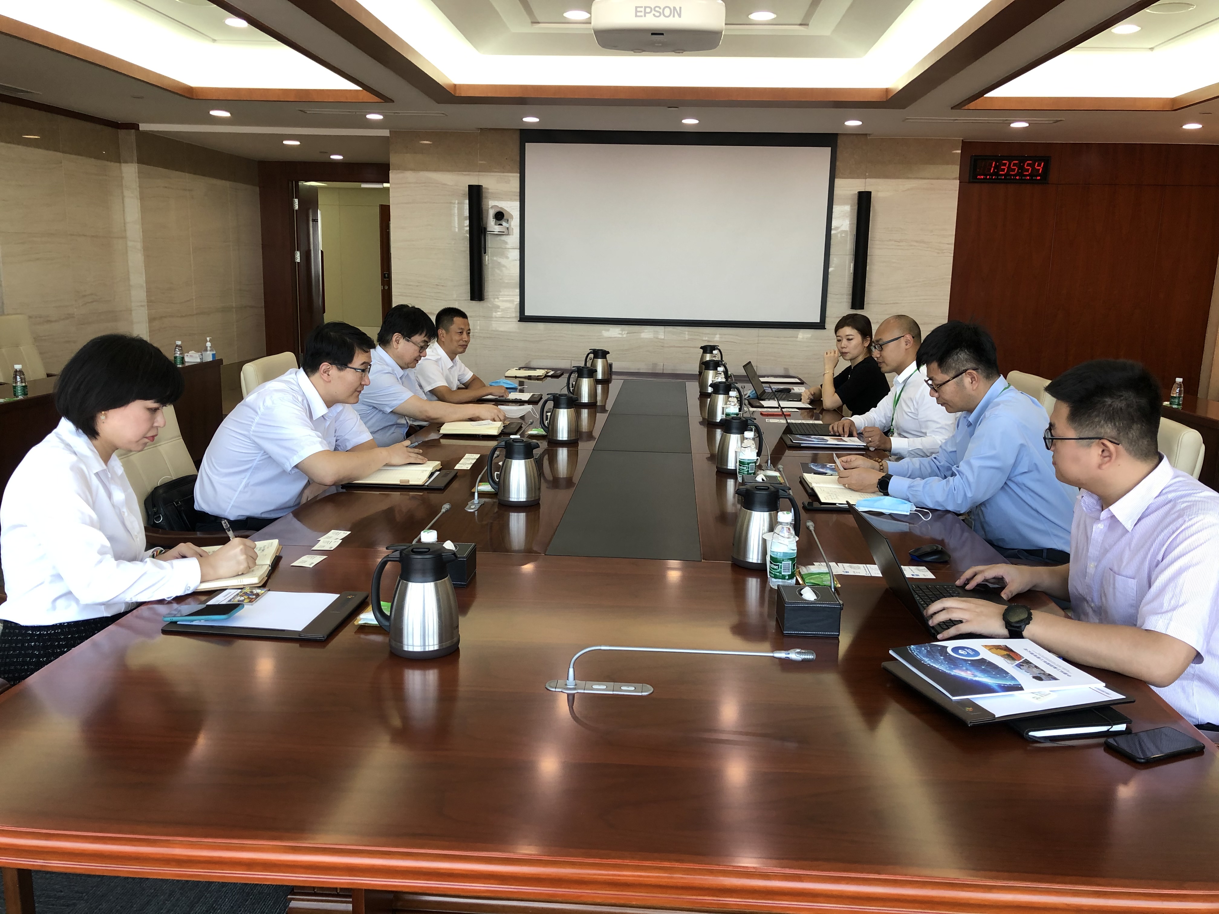 Совещание по обмену сотрудничеством между CCTEGIEC и Международной Инжиниринговой Компанией Китайской Электрической корпорации